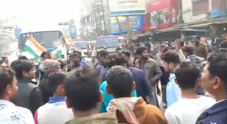 टोटो चालक ने बंद कर दिया विरोध प्रदर्शन