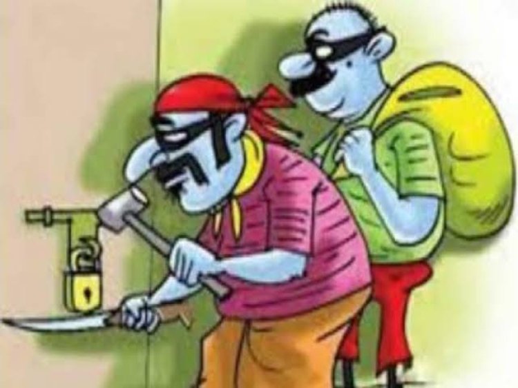 हो रही चोरियों से लोगों में भारी आक्रोश