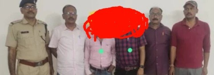 16 लाख से अधिक नकदी, 4 किलो चांदी के साथ दो गिरफ्तार
