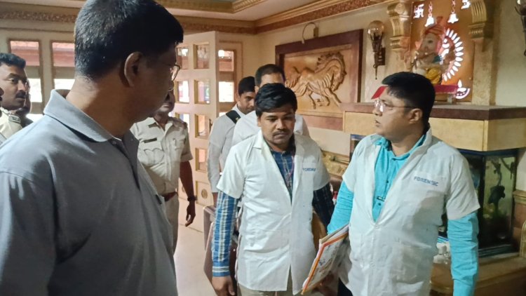 शव के साथ रोड जाम के बाद पुलिस का लाठीचार्ज, होटल में पहुंची फोरेंसिक टीम