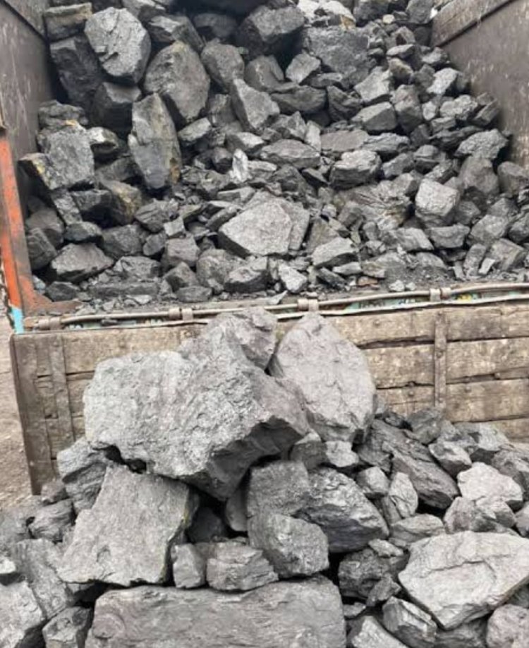 बाँसरा में सीआईएसएफ की मदद से सतीश यादव और मकसूद का चल रहा अवैध कोयले का डिपो, रात में हो रही तस्करी