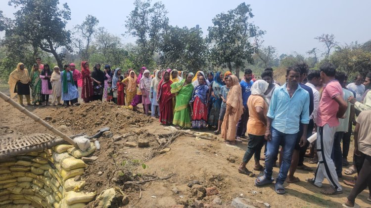 डामरा में अवैध कोयला खनन करने वालों को खदेड़ा लोगों ने
