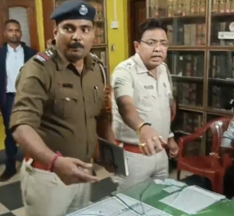 मंत्री मलय घटक के घर पर हमला, 1 गिरफ्तार