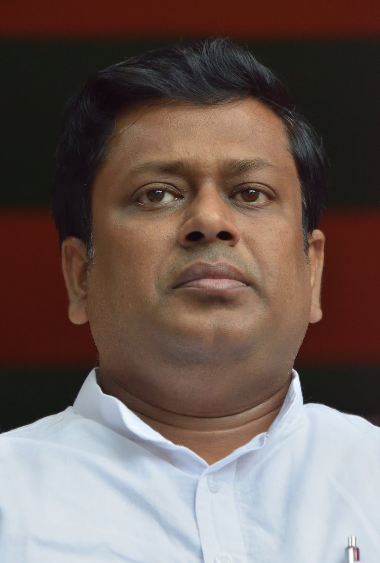 आसनसोल में मंत्री सुकांतो मजूमदार ने किया संवाद सम्मेलन में बरसे मंत्री मलय के करीबी बोल कर