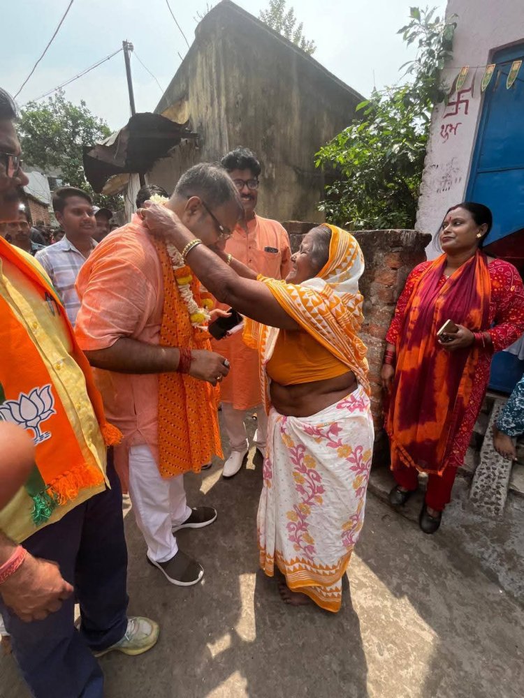 आसनसोल उत्तर से भाजपा के प्रत्याशी कृष्णेन्दु मुखर्जी जनसंपर्क अभियान चलाया