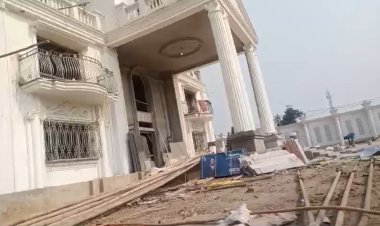 पूर्व बालू माफिया गुरु पदों का बंगलों