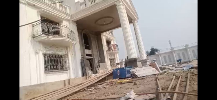 पूर्व बालू माफिया गुरु पदों का बंगलों