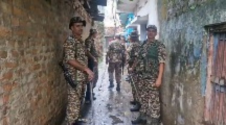 आसनसोल रेलपार में कारोबारी नन्हे उर्फ मिस्टर के आवास पर छापेमारी